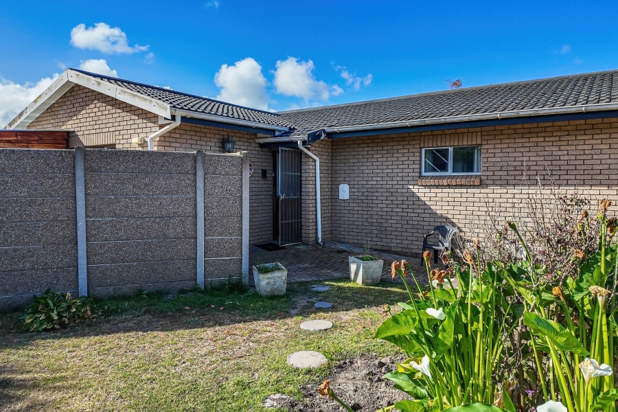 4 Bedroom Property for Sale in Riverside Western Cape